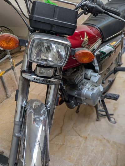 Honda 125 2023 special edition half self start