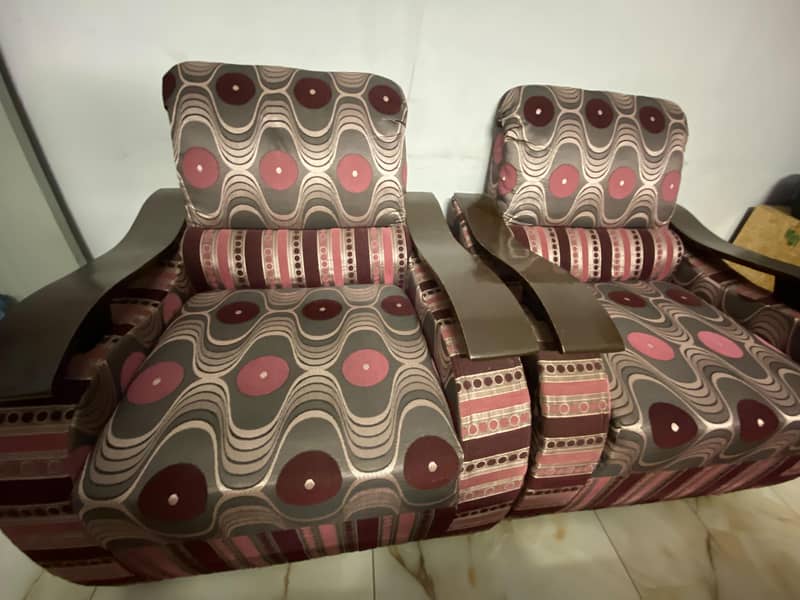 Good Condition Sofa 4