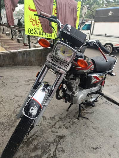 Honda 125 CG black