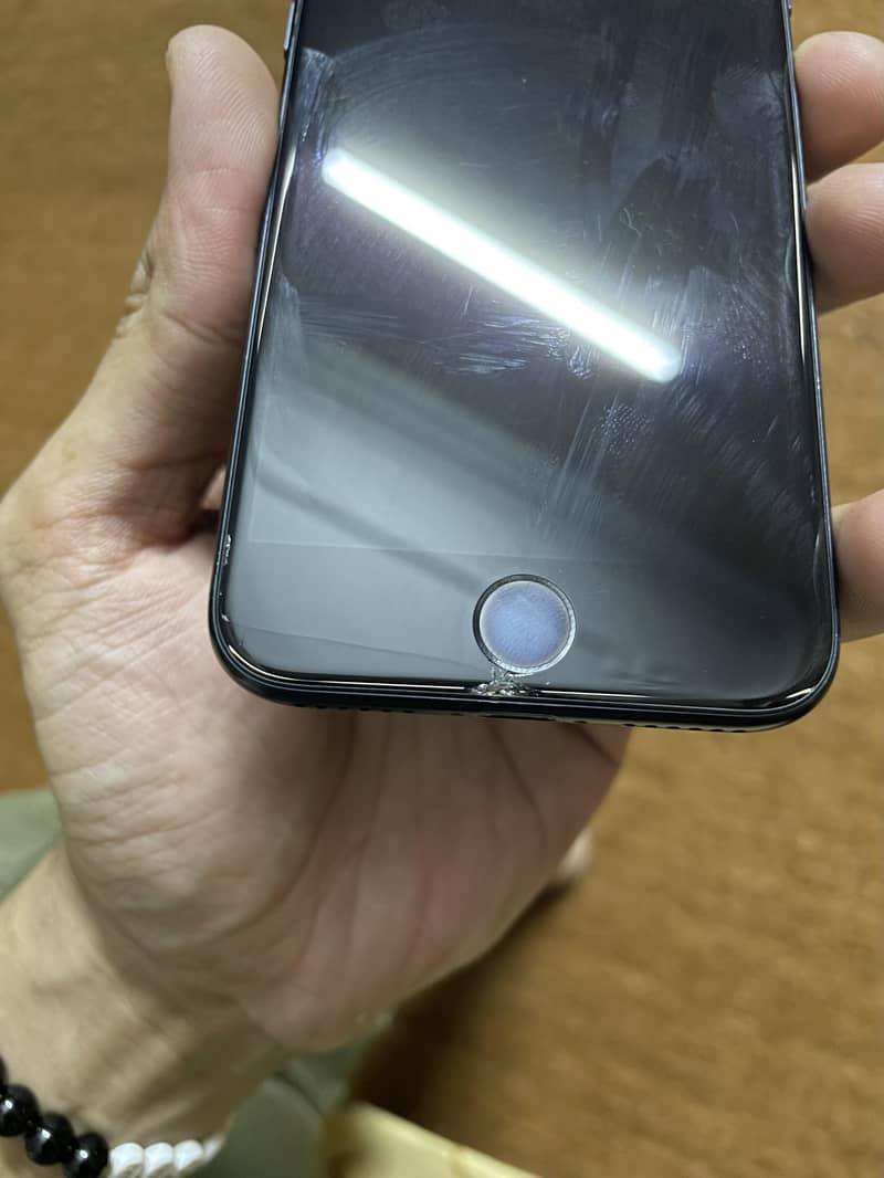 iPhone SE 3rd Generation 2022 6
