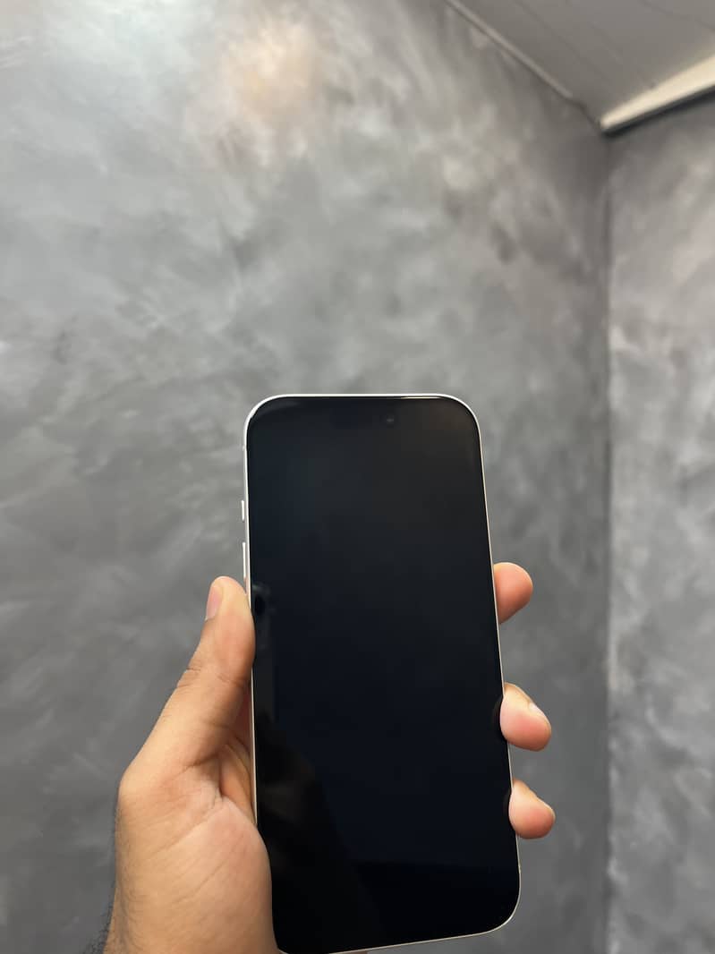 IPHONE 17 PRO 1