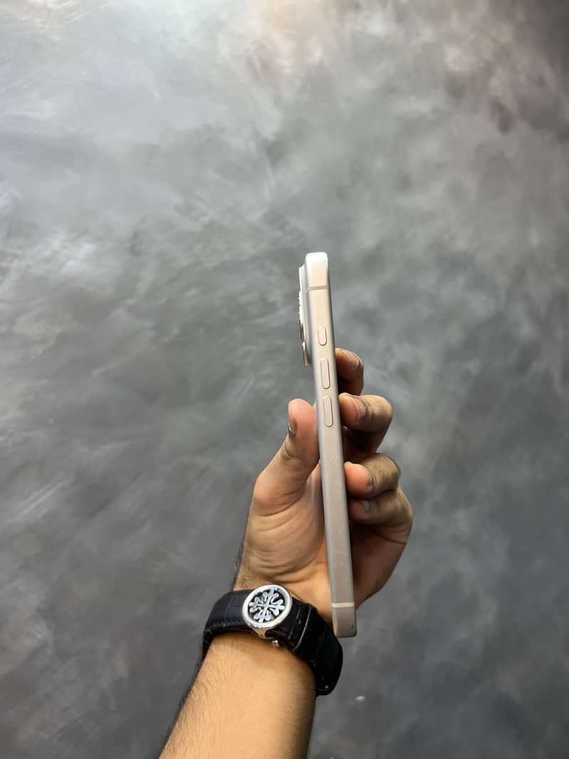 IPHONE 17 PRO 4