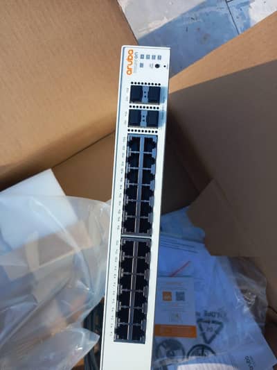 switch Aruba 24 port manageable just box open