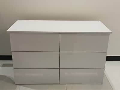 MODERN WHITE DRESSER