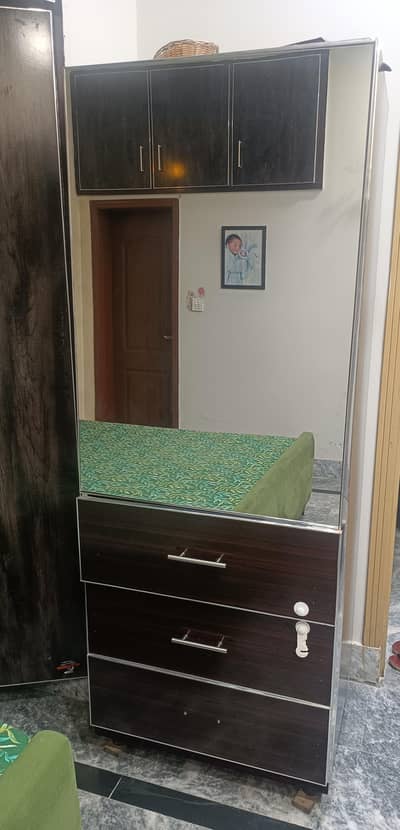 Dressing Table with mirror and storage cabinet
