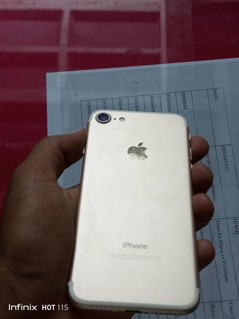 Apple iPhone 7 4