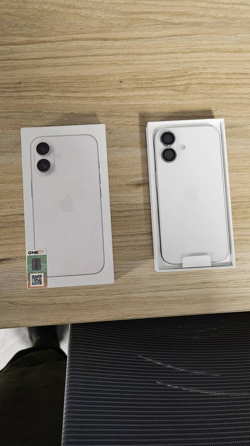 Apple iPhone 16 0