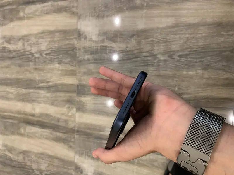Apple iPhone 17 Pro Max 2
