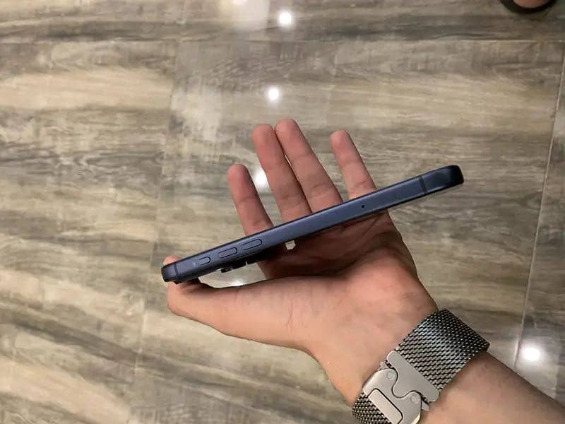 Apple iPhone 17 Pro Max 9