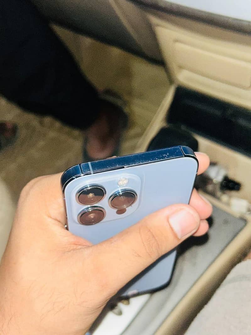 Apple iPhone 13 Pro 3
