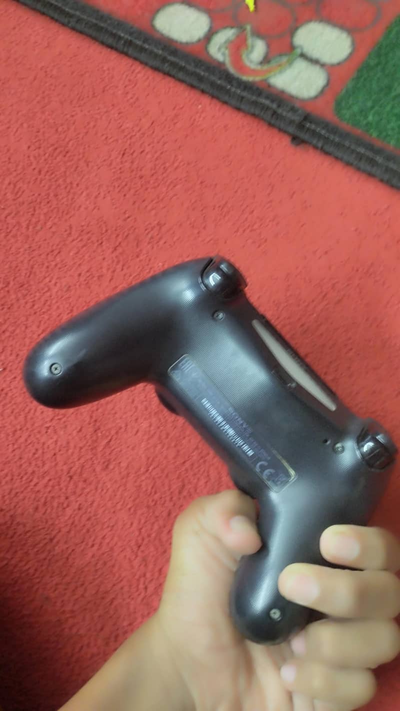 PS 4 slim 1