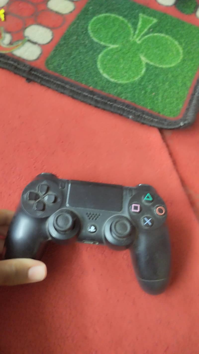PS 4 slim 2