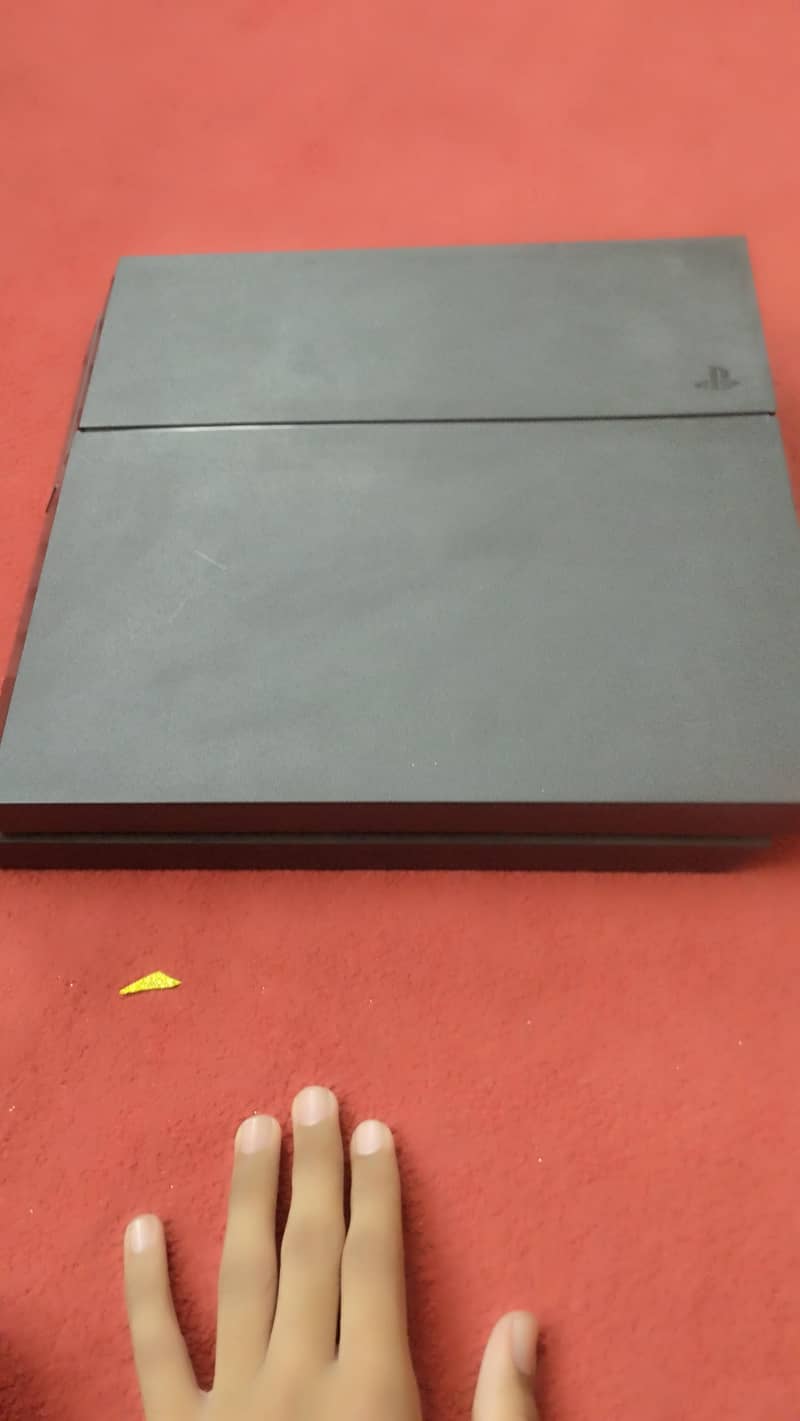 PS 4 slim 3