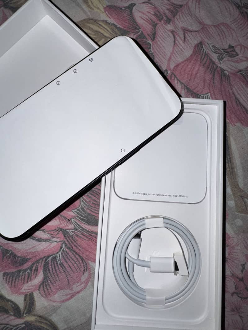 Apple iPhone 13 2