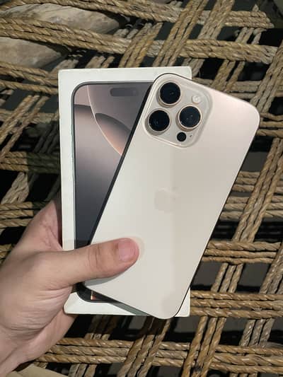 Apple iPhone 16 Pro Max