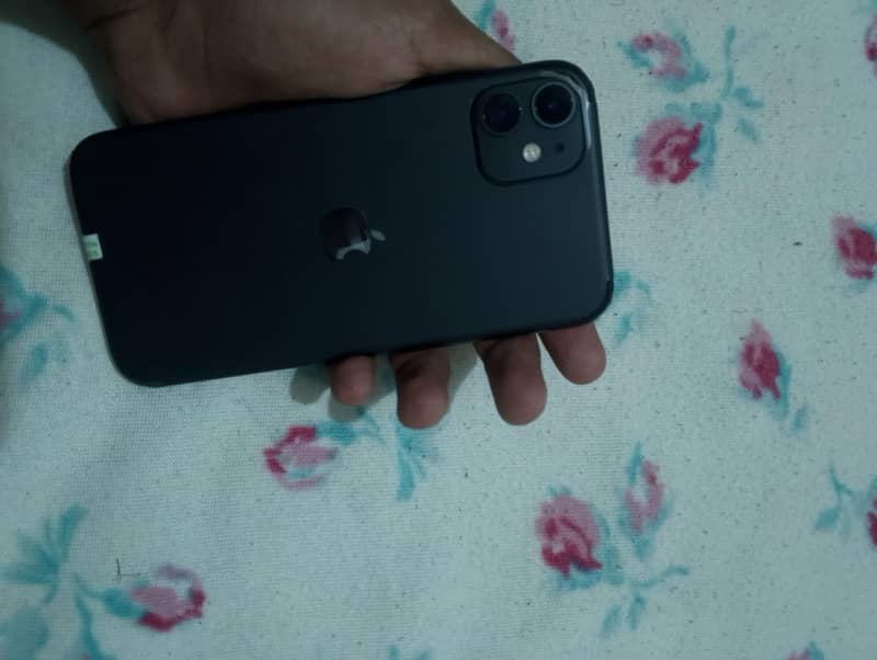 Apple iPhone 11 3