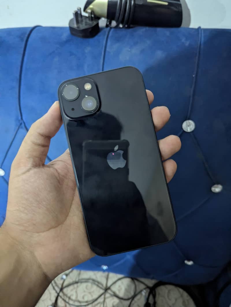 Apple iPhone 13 0
