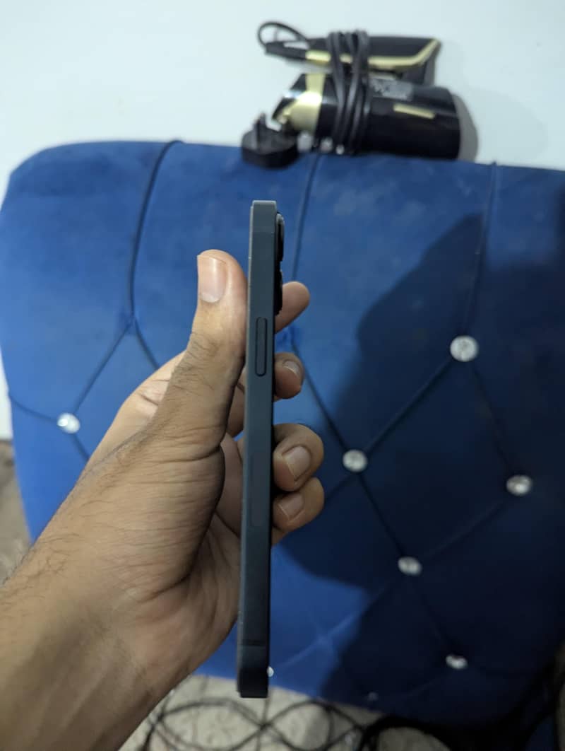 Apple iPhone 13 3