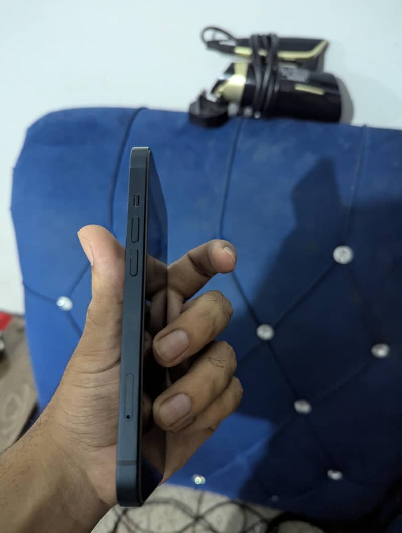 Apple iPhone 13 4