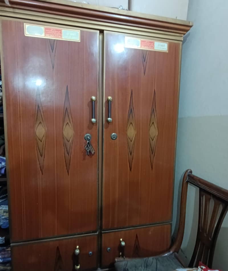 wardrobe 0