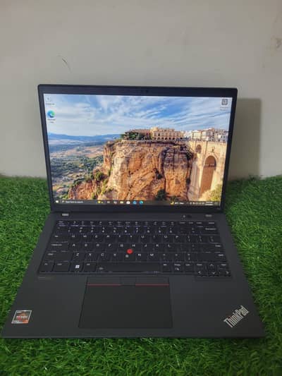Lenovo T14 gen3 ryzen 7 6850u i gpu 680m