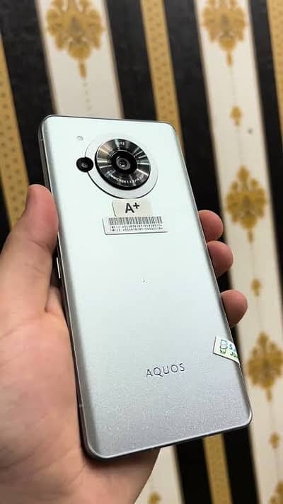 Sharp Aquos Sense7