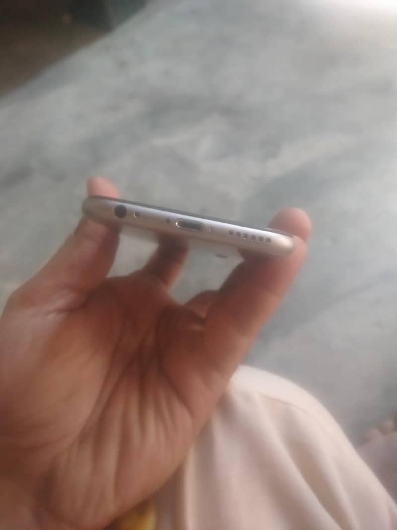 Apple iPhone 6S 3