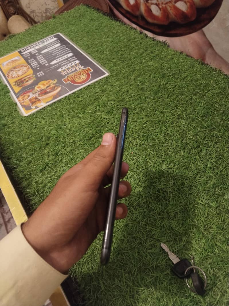 Apple iPhone 7 Plus 1
