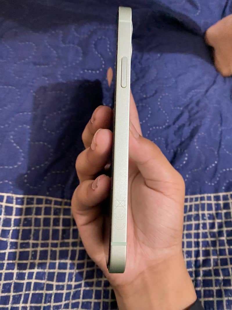 Apple iPhone 12 2