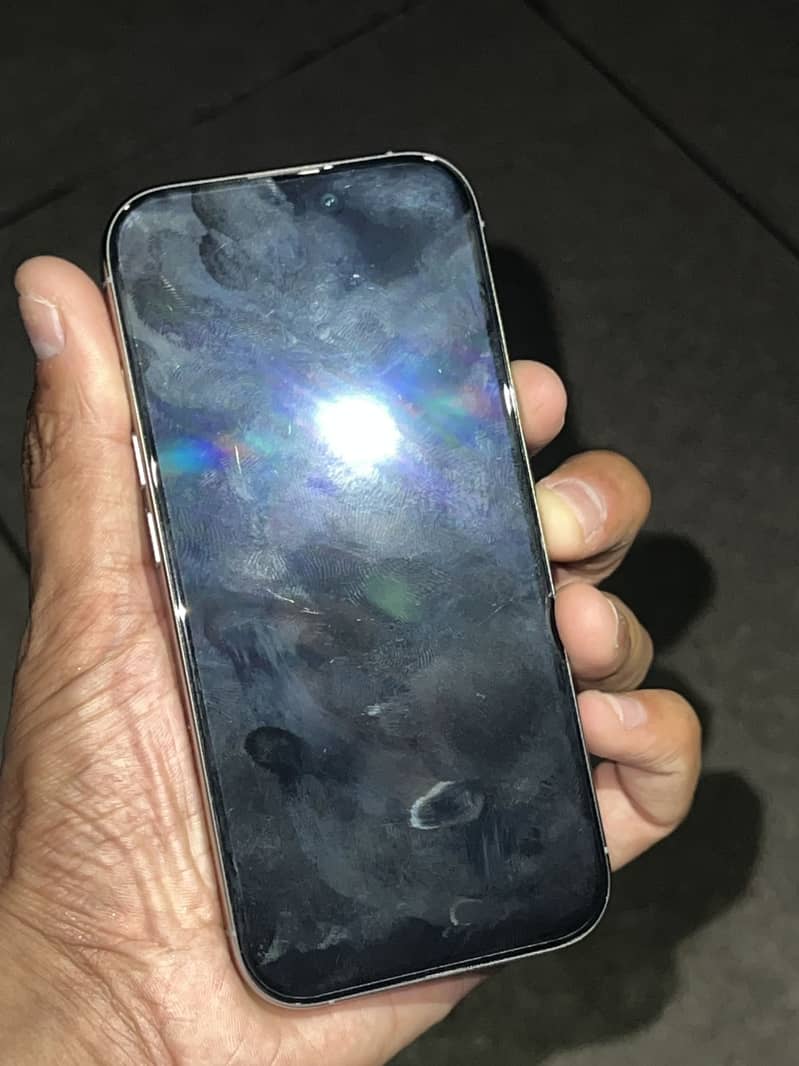 Apple iPhone 16 Pro 2