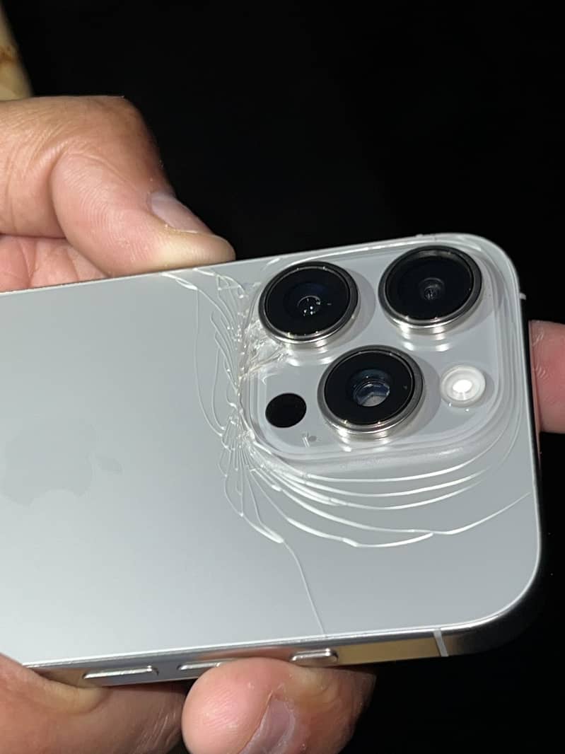 Apple iPhone 16 Pro 5