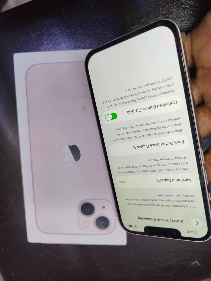 Apple iPhone 13 4