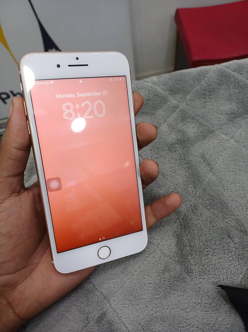 Apple iPhone 8 Plus 1