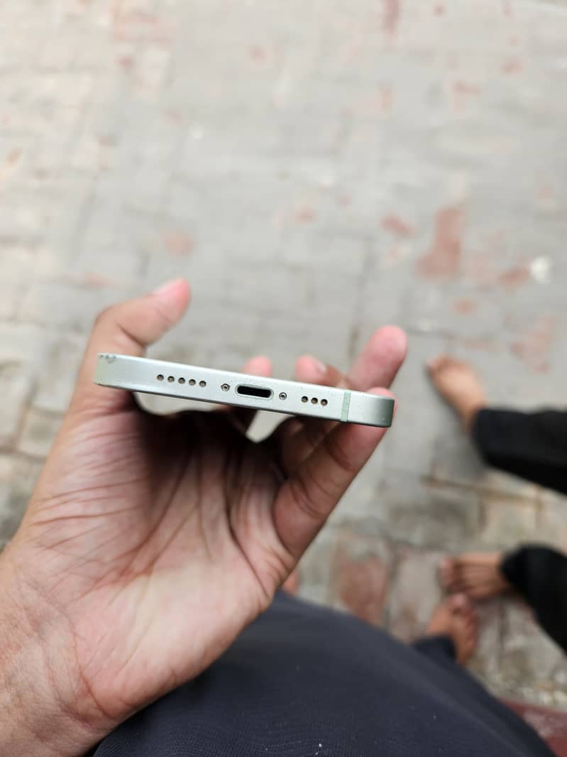 Apple iPhone 12 1