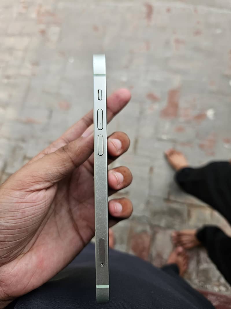 Apple iPhone 12 2