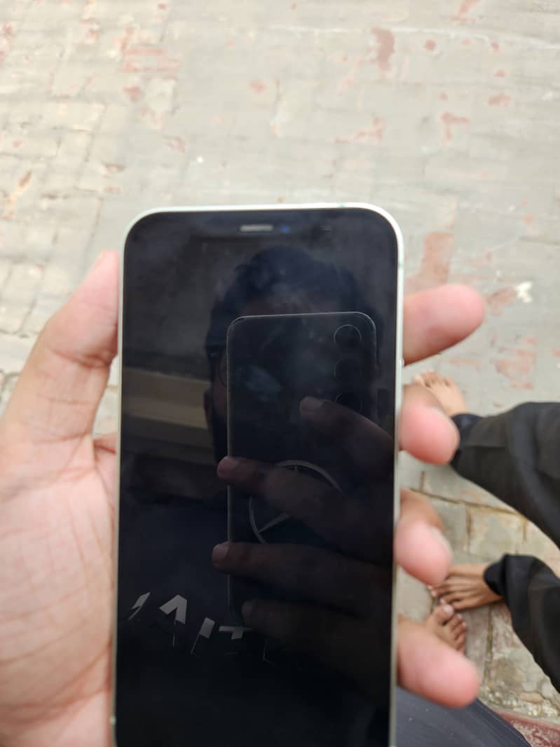 Apple iPhone 12 3