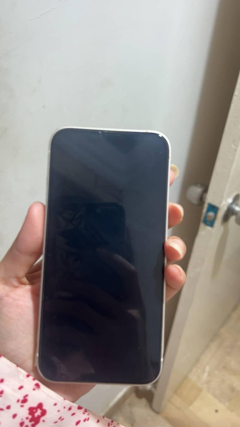 Apple iPhone 13 5