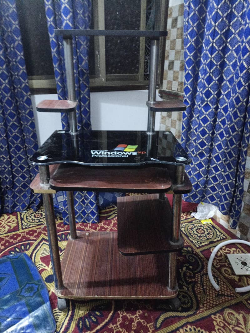 Computer table  / Gaming table Used 1