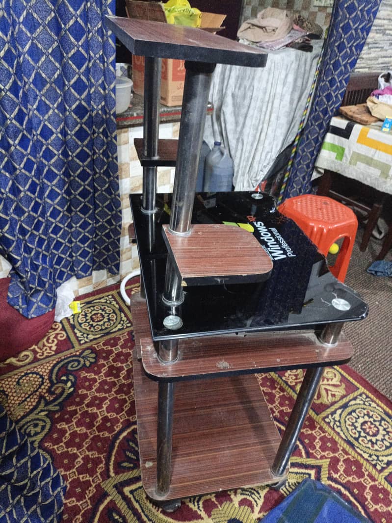 Computer table  / Gaming table Used 2