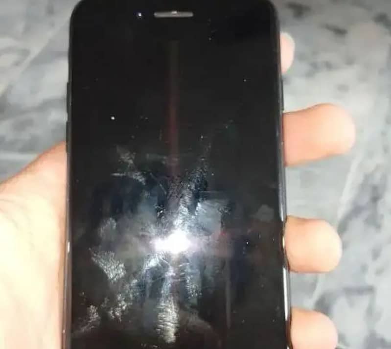 Apple iPhone 7 1