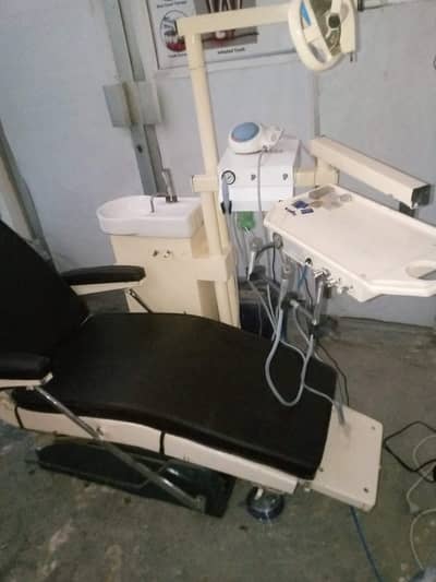 Dental unit for sall working condition