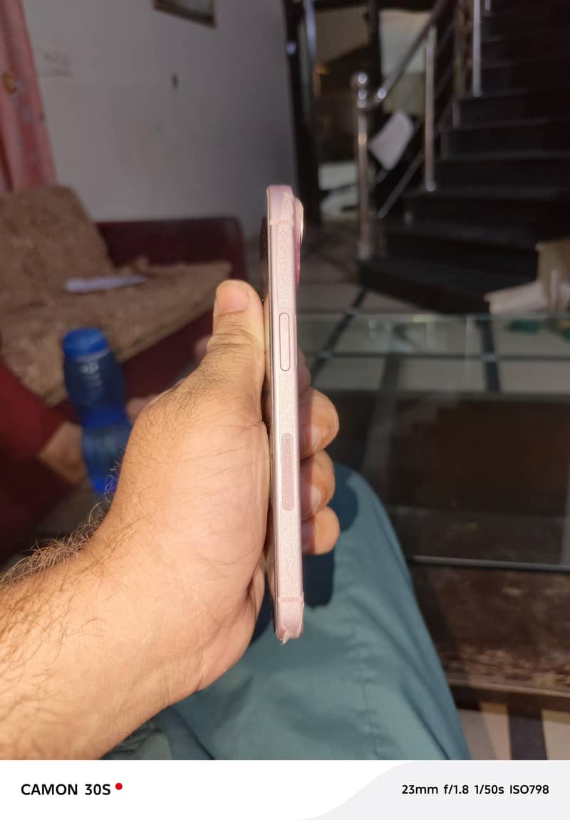 Apple iPhone 15 3