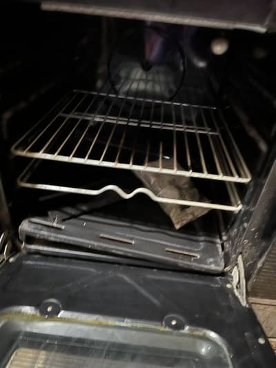Stove with 2 ovens