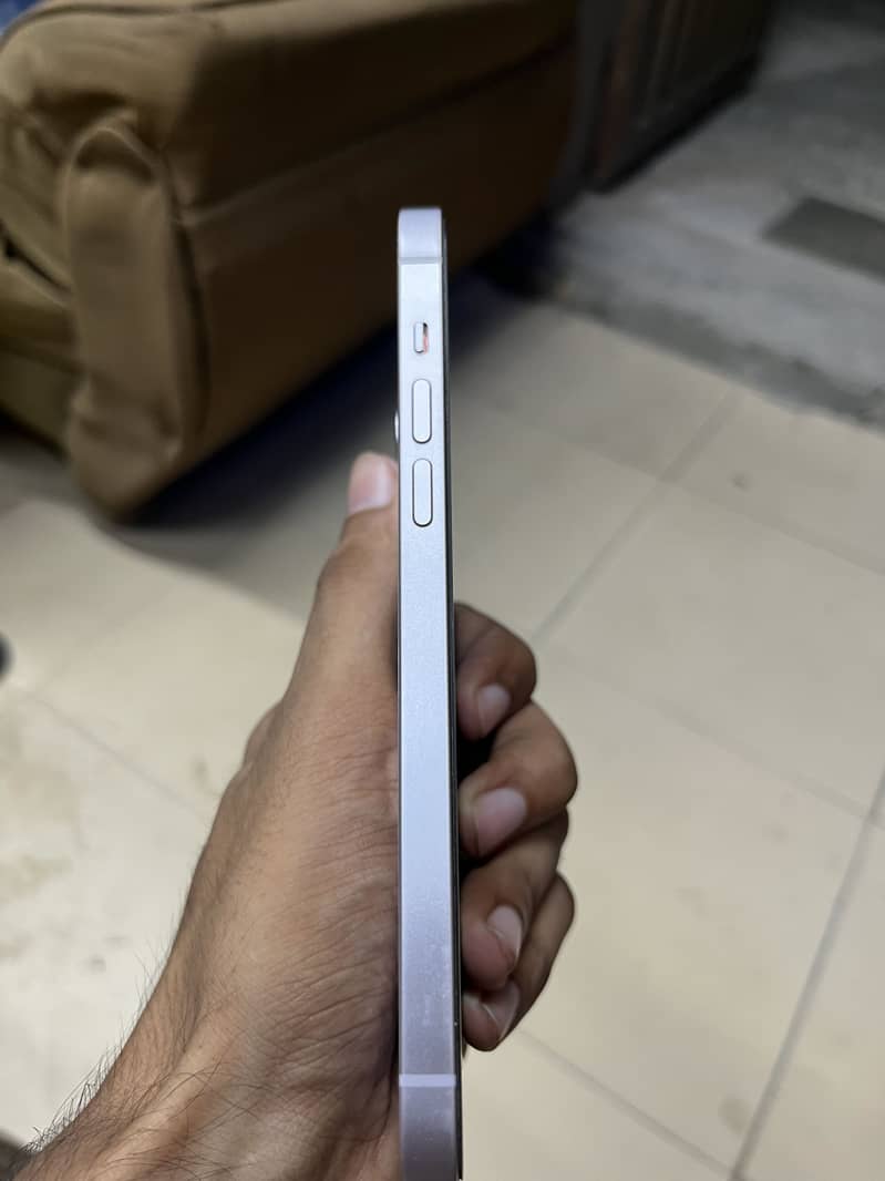 Apple iPhone 14 plus 3