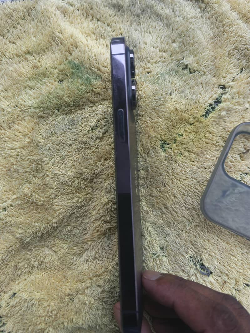Apple iPhone 14 Pro Max 1