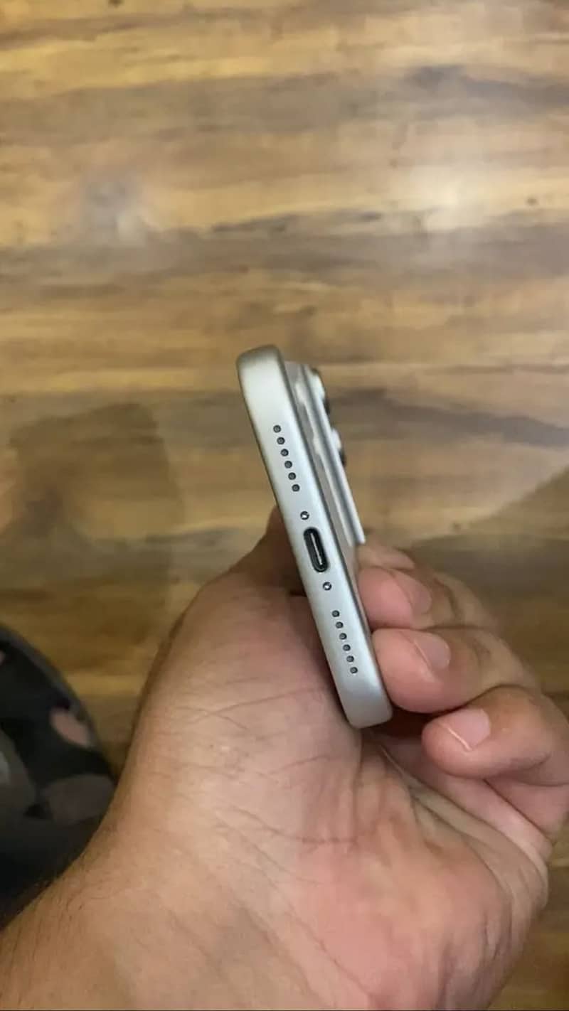 Apple iPhone 17 Pro Max 2