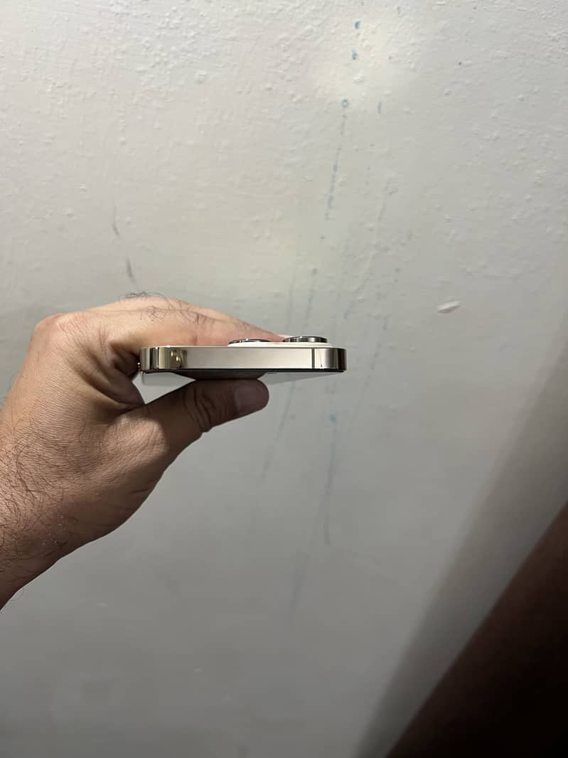 Apple iPhone 14 Pro 1