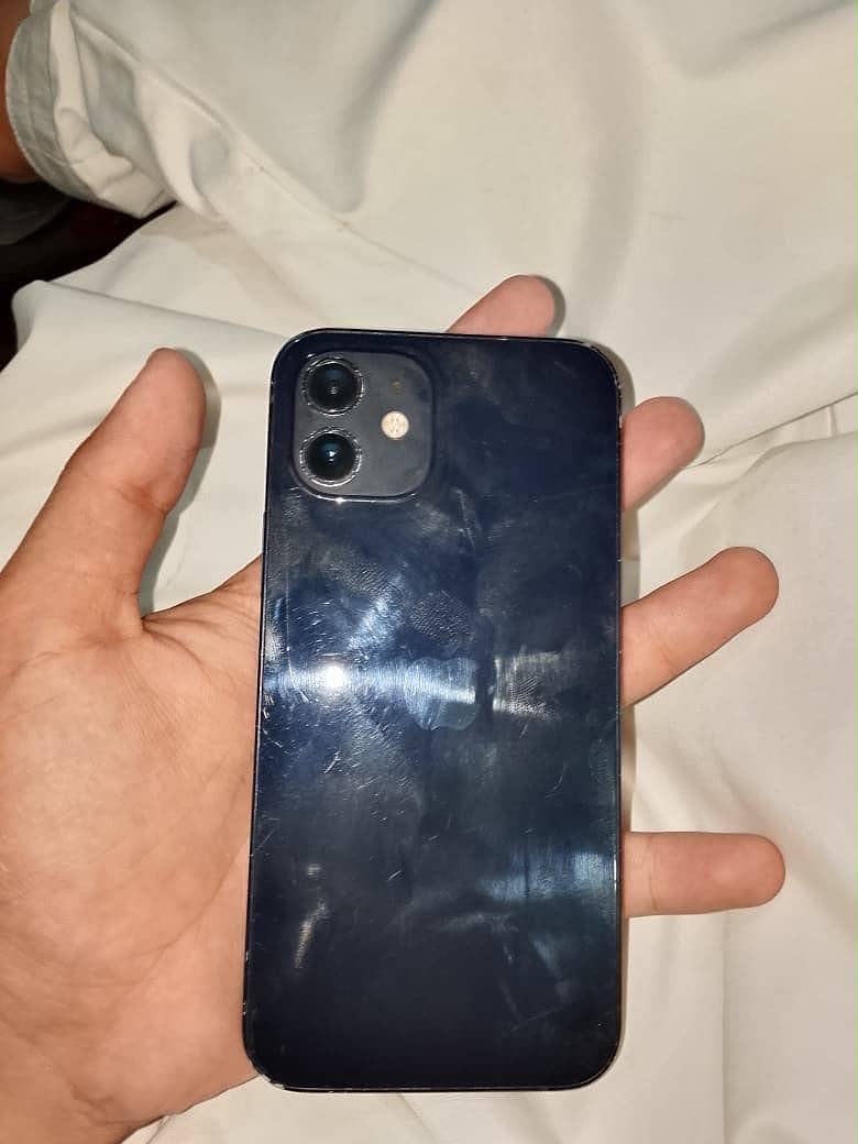 Apple iPhone 12 3