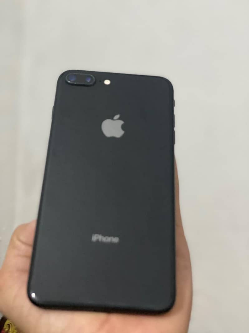 Apple iPhone 8 Plus 0