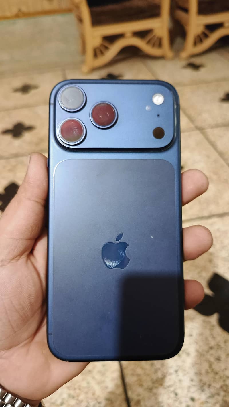 Apple iPhone 17 Pro Max 0